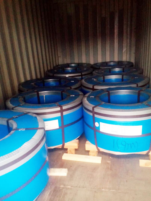 Un-stuffing of containers for Galvanized Steel Coil